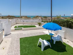 Bild zur gratis inserierten Ferienwohnung Oneiro, Unterkunft am Strand mit großer Terrasse.