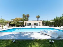 Bild zur gratis inserierten Ferienwohnung Nereide, Luxusvilla mit Pool am Meer.