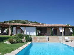 Bild zur gratis inserierten Ferienwohnung Villa Sergio, Meerblick und Schwimmbad.