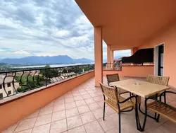 Bild zur gratis inserierten Ferienwohnung Wohnung in Solarolo mit privatem Parkplatz.