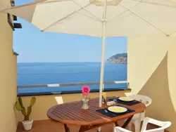 Bild zur gratis inserierten Ferienwohnung Wohnung in Moneglia mit Terrasse und Grill.