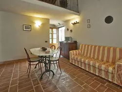 Bild zur gratis inserierten Ferienwohnung Wohnung in Asciano mit Grill und Garten.