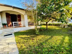 Bild zur gratis inserierten Ferienwohnung Repräsentative Villa, Klima, 300 Meter vom Meer entfernt.