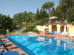 Bild zur gratis inserierten Ferienwohnung Wohnung mit Terrasse und Klimaanlage.