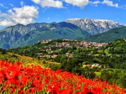 Bild zur gratis inserierten Ferienwohnung Wohnung mit Privatparkplatz und Panoramablick.