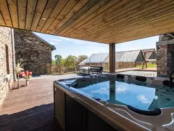 Bild zur gratis inserierten Ferienwohnung Landhaus mit Jacuzzi.