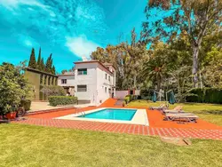 Bild zur gratis inserierten Ferienwohnung Villa für 12 Pers. mit Grill und privatem Schwimmbad.