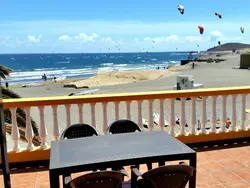 Bild zur gratis inserierten Ferienwohnung Haus mit Wifi und Terrasse direkt am Strand.