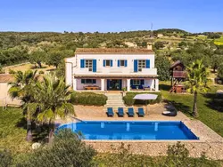 Bild zur gratis inserierten Ferienwohnung Ibizenkisches Haus mit Pool und Beachvolley-Blick.
