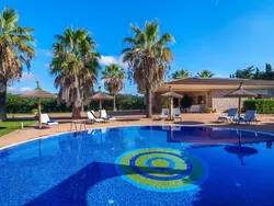 Bild zur gratis inserierten Ferienwohnung Schönes Landhaus mit Pool für 6 Personen.