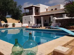Bild zur gratis inserierten Ferienwohnung Renoviertes Ferienhaus in Sant Carles De Peralta mit Eigenem Pool.