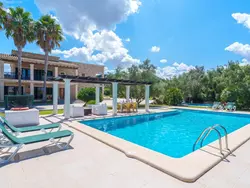 Bild zur gratis inserierten Ferienwohnung Schönes Landhaus mit Pool für 10 Personen in Strandnähe.