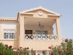 Bild zur gratis inserierten Ferienwohnung Appartement mit Dachterrasse und Balkon plus Gemeinschaftspool, in der Nähe von.