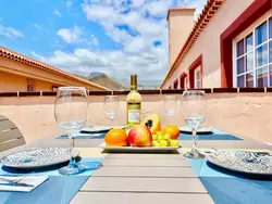 Bild zur gratis inserierten Ferienwohnung Appartement in Los Cristianos mit gemeinsamem Pool und Terrasse.