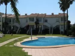 Bild zur gratis inserierten Ferienwohnung Wohnung mit Pool, Garten, Terrasse in Strandnähe.