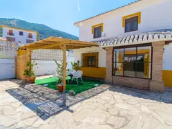 Bild zur gratis inserierten Ferienwohnung Patio de los Naranjos Haus mit Terrasse und Schwimmbad.