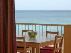 Bild zur gratis inserierten Ferienwohnung CAC-Atemberaubender Blick auf das Meer und den Strand.