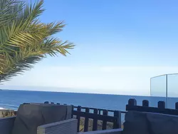 Bild zur gratis inserierten Ferienwohnung Drean on the Beach, erste Linie am Meer -Garten.