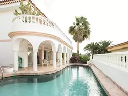 Bild zur gratis inserierten Ferienwohnung Villa mit beheizten Privat Pool und Meersicht.