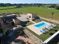 Bild zur gratis inserierten Ferienwohnung S'Hort de Marina mit Pool.