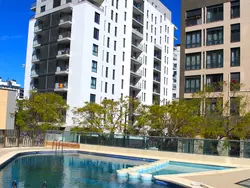 Bild zur gratis inserierten Ferienwohnung Luxuriöse Wohnung mit 1 Schlafzimmer, Balkon und Pool.