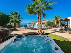 Bild zur gratis inserierten Ferienwohnung Luxusvilla mit fantastischem Meerblick.