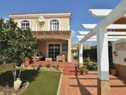 Bild zur gratis inserierten Ferienwohnung Casa Paraiso - Villa mit überdachter Terrasse.