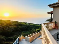 Bild zur gratis inserierten Ferienwohnung 'Chic Escape Villa': Design mit Meerblick.