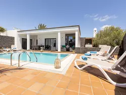 Bild zur gratis inserierten Ferienwohnung Mamma Mia B Luxus-Villen.