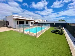 Bild zur gratis inserierten Ferienwohnung Villa Abuelo Paco - Privater beheizter Pool.