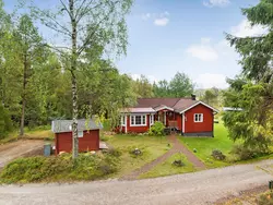 Bild zur gratis inserierten Ferienwohnung Idyllisch gelegenes, ebenerdiges Haus mit Terrasse.