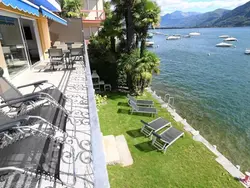 Bild zur gratis inserierten Ferienwohnung Villa "Genovese al Lago": Aussergewöhnliche Villa mit eigenem Seezugang, Hallen.