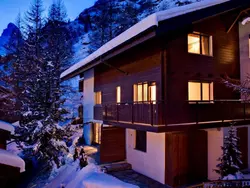 Bild zur gratis inserierten Ferienwohnung Freistehendens Chalet Zen Zermatt an bester Lage.