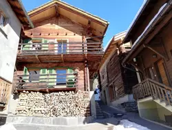 Bild zur gratis inserierten Ferienwohnung Chalet 3 Zi. in ruhiger Lage, in der Nähe von Verbier.