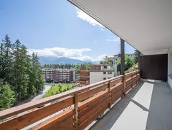 Bild zur gratis inserierten Ferienwohnung Wohnung mit Blick auf die Berge.