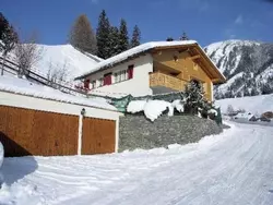 Bild zur gratis inserierten Ferienwohnung Cosey Family Chalet mit herrlichem Alpenblick.