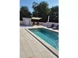 Bild zur gratis inserierten Ferienwohnung Villa Paolija' Wohnung mit Schwimmbad.