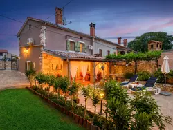 Bild zur gratis inserierten Ferienwohnung mit Garten, Terrasse und Grill.