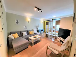 Bild zur gratis inserierten Ferienwohnung Schöne neu renovierte Wohnung in der Nähe des Zentrums.