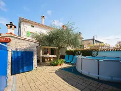 Bild zur gratis inserierten Ferienwohnung Wunderschönes Haus in Peresiji mit privatem Pool.