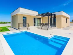 Bild zur gratis inserierten Ferienwohnung Neues modernes Poolhaus in Privlaka.