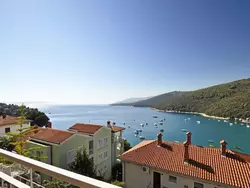 Bild zur gratis inserierten Ferienwohnung Drei-Zimmer-Wohnung in der Nähe des Meeres.