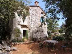 Bild zur gratis inserierten Ferienwohnung Modernes Ferienhaus in Drenje mit Privatem Garten.