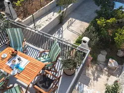 Bild zur gratis inserierten Ferienwohnung mit Garten, Grill und Terrasse.