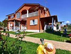 Bild zur gratis inserierten Ferienwohnung Klimatisierte Wohnung in Valica mit Großem Garten.