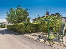 Bild zur gratis inserierten Ferienwohnung Große Wohnung in Umag mit Kleinem Balkon.