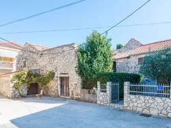 Bild zur gratis inserierten Ferienwohnung in Sukošan mit Privatem Garten.