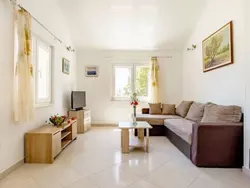 Bild zur gratis inserierten Ferienwohnung "Lile" mit Blick auf das Wasser.