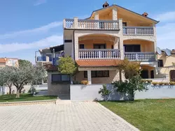 Bild zur gratis inserierten Ferienwohnung Hübsche Ferienwohnung mit geräumigem Balkon.