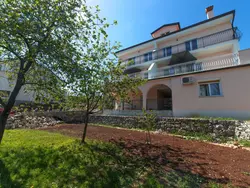 Bild zur gratis inserierten Ferienwohnung "Raspolic" mit Terrasse.